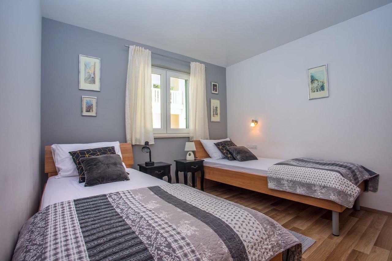 Villa Maslina, With Private 32M2Pool, Panoramic Views On 100Km Coastline, 12 Pax Lokva Rogoznica Exterior foto